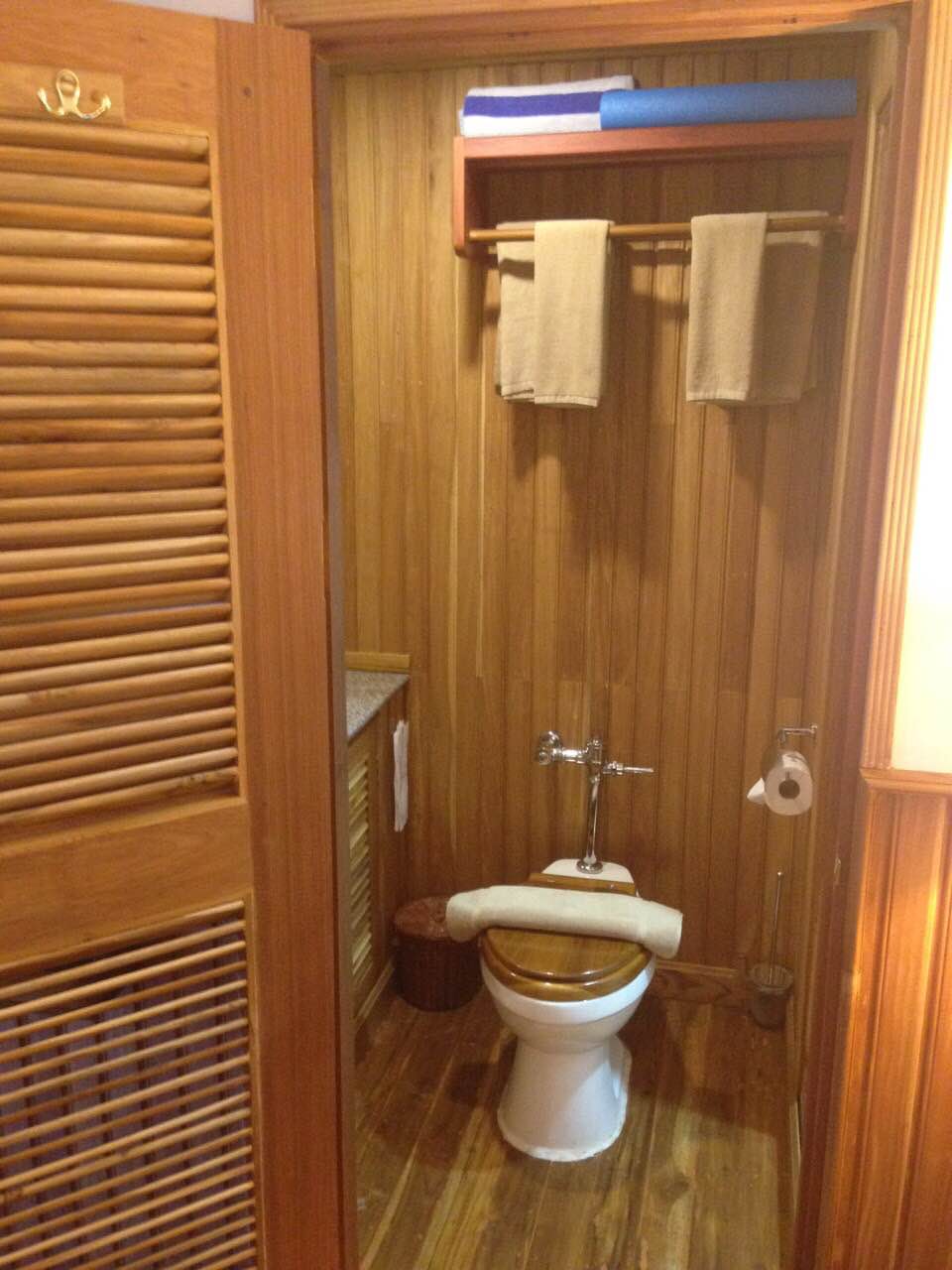 Pandaw RV Laos Pandaw Cabin Bathroom 3.jpg